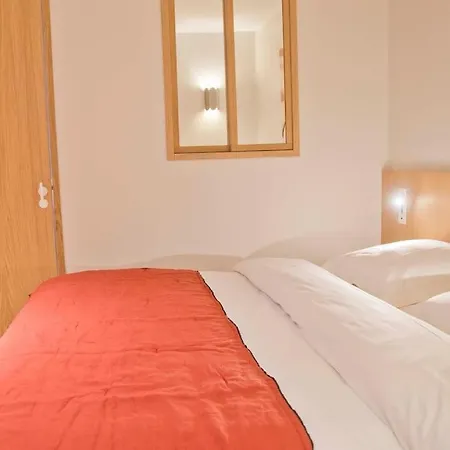 Lola - Design 2br Mouffetard Pantheon Apartment Paris