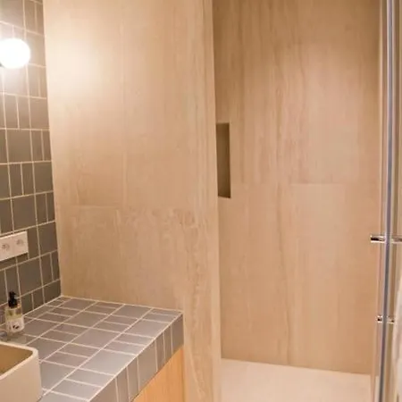 Lola - Design 2br Mouffetard Pantheon Apartment Paris