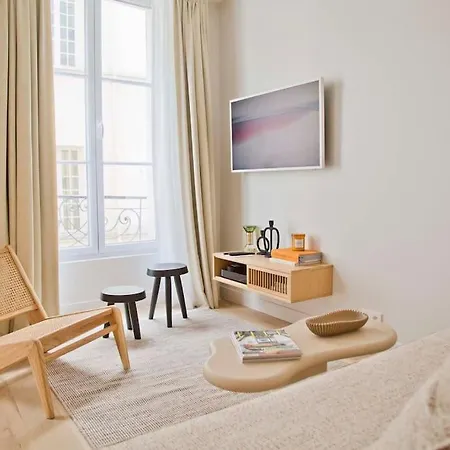 Lola - Design 2br Mouffetard Pantheon Apartment